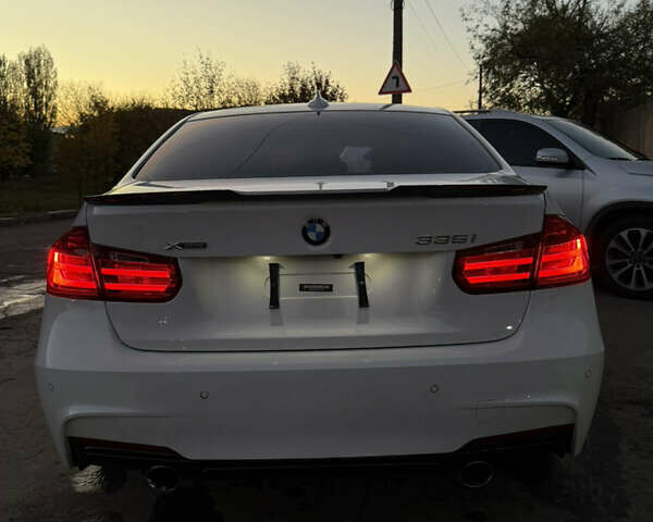 Белый БМВ 3 Серия, объемом двигателя 3 л и пробегом 184 тыс. км за 17000 $, фото 4 на Automoto.ua