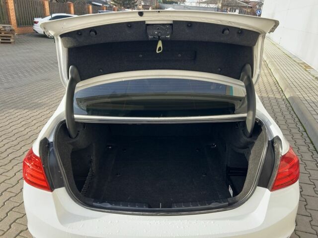 Белый БМВ 3 Серия, объемом двигателя 2 л и пробегом 217 тыс. км за 9900 $, фото 20 на Automoto.ua