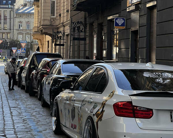 Белый БМВ 3 Серия, объемом двигателя 2 л и пробегом 222 тыс. км за 15000 $, фото 3 на Automoto.ua