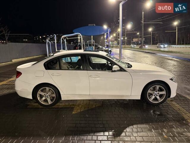 Білий БМВ 3 Серія, об'ємом двигуна 2 л та пробігом 109 тис. км за 12500 $, фото 7 на Automoto.ua