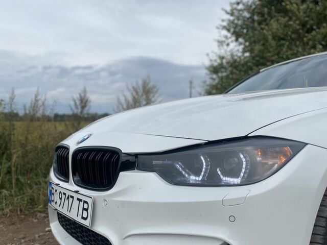 Белый БМВ 3 Серия, объемом двигателя 2 л и пробегом 170 тыс. км за 12800 $, фото 1 на Automoto.ua