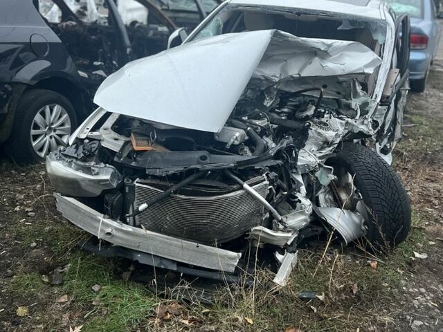 Білий БМВ 3 Серія, об'ємом двигуна 2 л та пробігом 123 тис. км за 7000 $, фото 4 на Automoto.ua