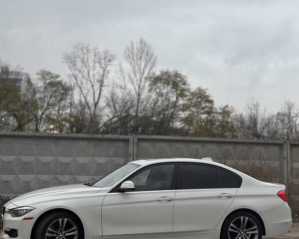 Белый БМВ 3 Серия, объемом двигателя 2 л и пробегом 173 тыс. км за 12600 $, фото 8 на Automoto.ua