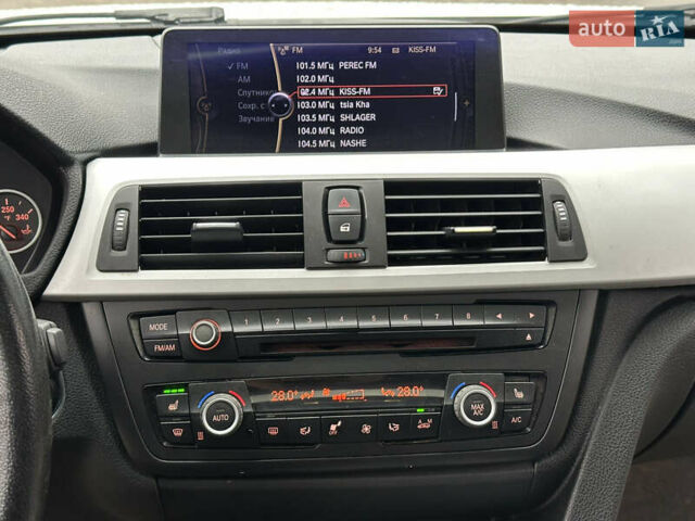 Білий БМВ 3 Серія, об'ємом двигуна 2 л та пробігом 212 тис. км за 13900 $, фото 30 на Automoto.ua