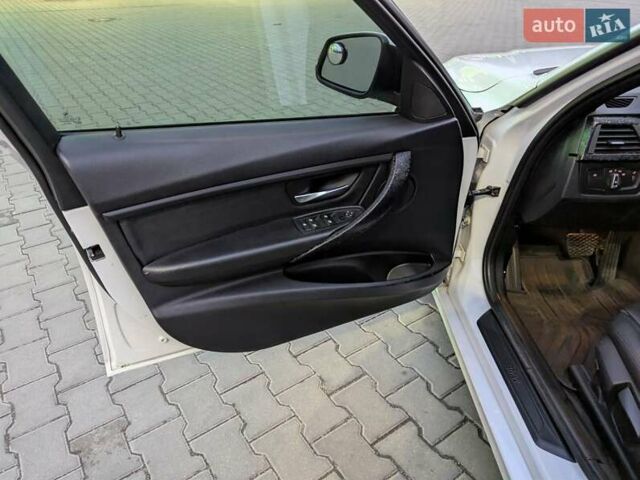 Белый БМВ 3 Серия, объемом двигателя 2 л и пробегом 190 тыс. км за 13500 $, фото 26 на Automoto.ua