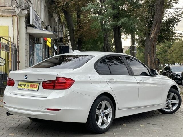 Белый БМВ 3 Серия, объемом двигателя 2 л и пробегом 219 тыс. км за 11000 $, фото 5 на Automoto.ua