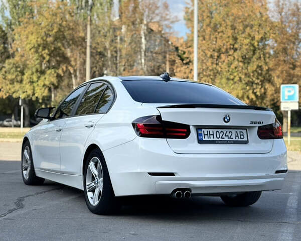 Білий БМВ 3 Серія, об'ємом двигуна 2 л та пробігом 220 тис. км за 14800 $, фото 3 на Automoto.ua