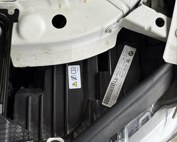 Белый БМВ 3 Серия, объемом двигателя 3 л и пробегом 184 тыс. км за 17000 $, фото 24 на Automoto.ua