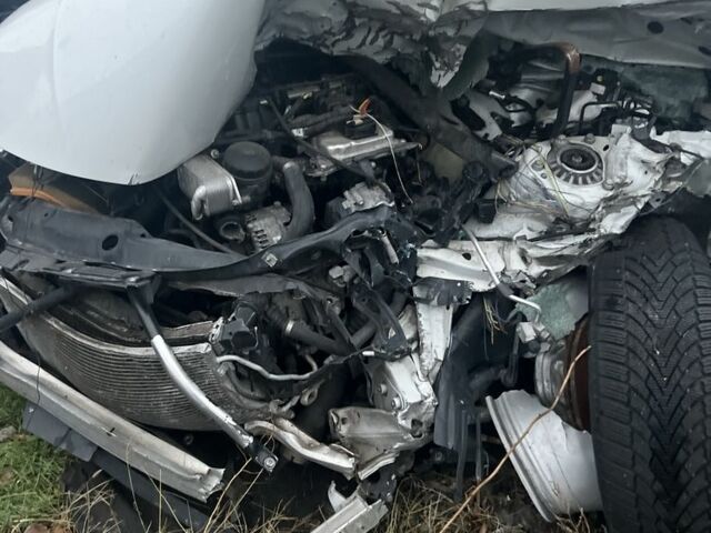 Білий БМВ 3 Серія, об'ємом двигуна 2 л та пробігом 123 тис. км за 7000 $, фото 5 на Automoto.ua