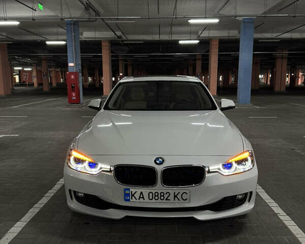 Білий БМВ 3 Серія, об'ємом двигуна 2 л та пробігом 101 тис. км за 13700 $, фото 2 на Automoto.ua