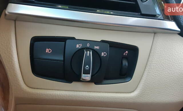 Белый БМВ 3 Серия, объемом двигателя 2 л и пробегом 187 тыс. км за 13000 $, фото 6 на Automoto.ua