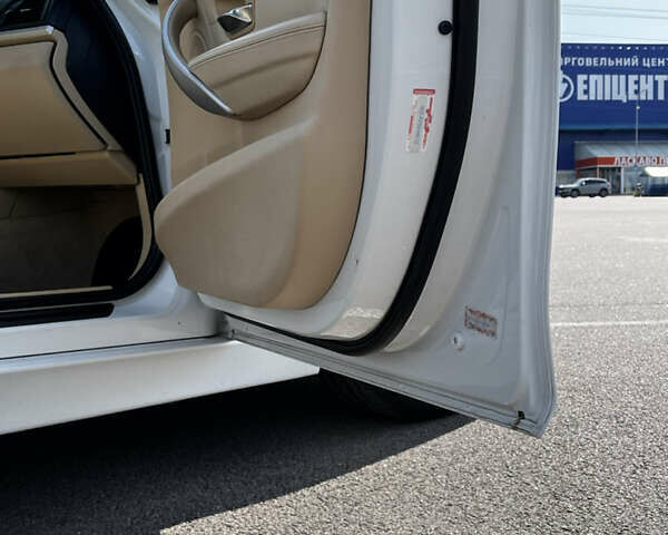 Білий БМВ 3 Серія, об'ємом двигуна 2 л та пробігом 130 тис. км за 14300 $, фото 75 на Automoto.ua
