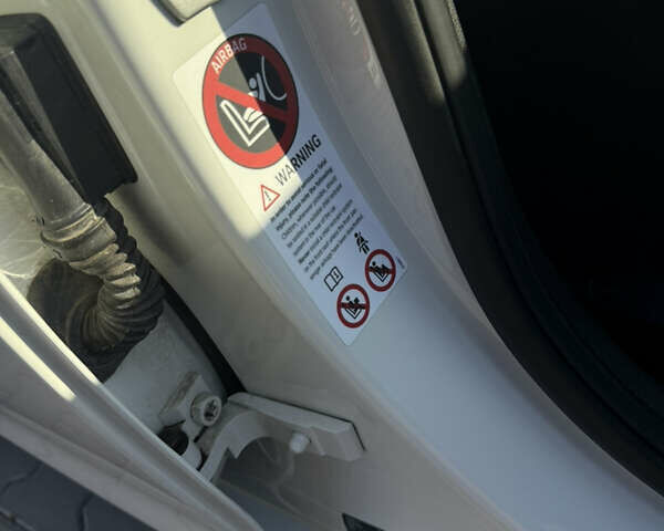 Білий БМВ 3 Серія, об'ємом двигуна 1.6 л та пробігом 171 тис. км за 13700 $, фото 30 на Automoto.ua