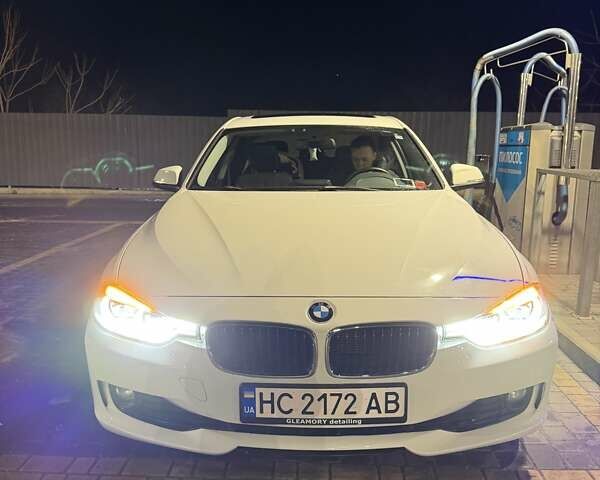 Білий БМВ 3 Серія, об'ємом двигуна 2 л та пробігом 109 тис. км за 12500 $, фото 16 на Automoto.ua