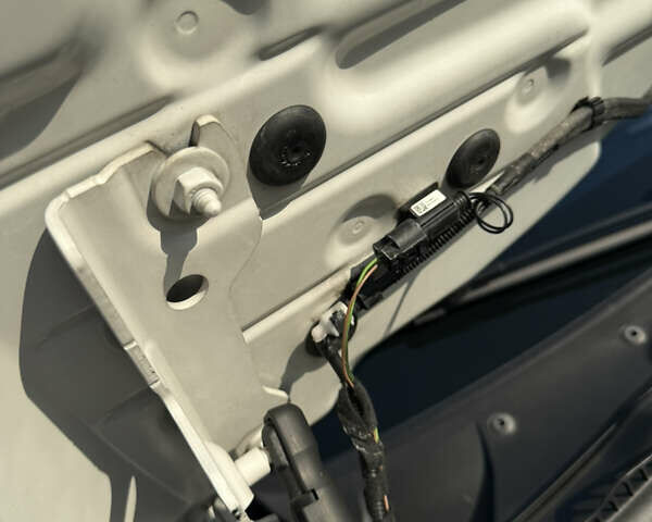 Білий БМВ 3 Серія, об'ємом двигуна 1.6 л та пробігом 171 тис. км за 13700 $, фото 39 на Automoto.ua