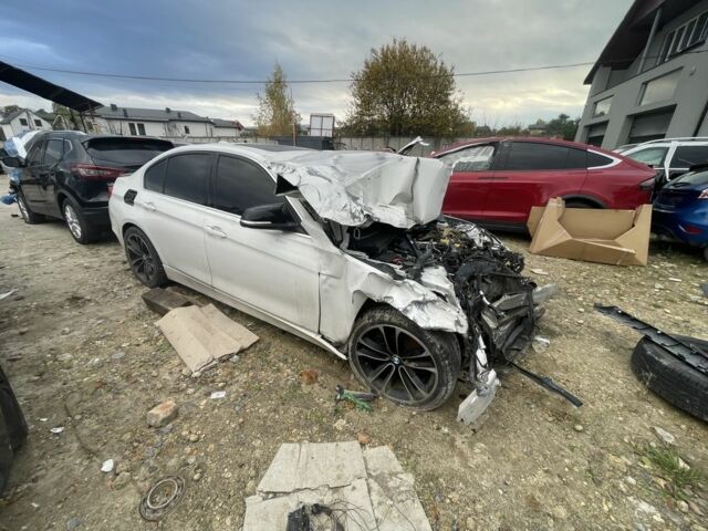 БМВ 3 Серия 2013 в Львове на Automoto.ua Белый БМВ 3 Серия, объемом двигателя 2 л и пробегом 145 тыс. км за 4000 $, фото 6 на Automoto.ua