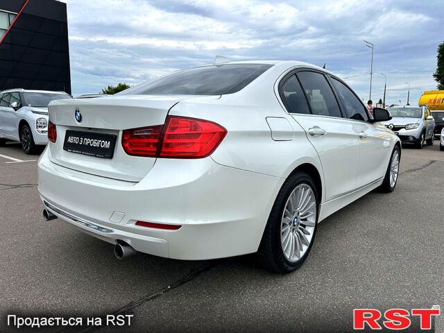 Белый БМВ 3 Серия, объемом двигателя 3 л и пробегом 217 тыс. км за 13800 $, фото 6 на Automoto.ua