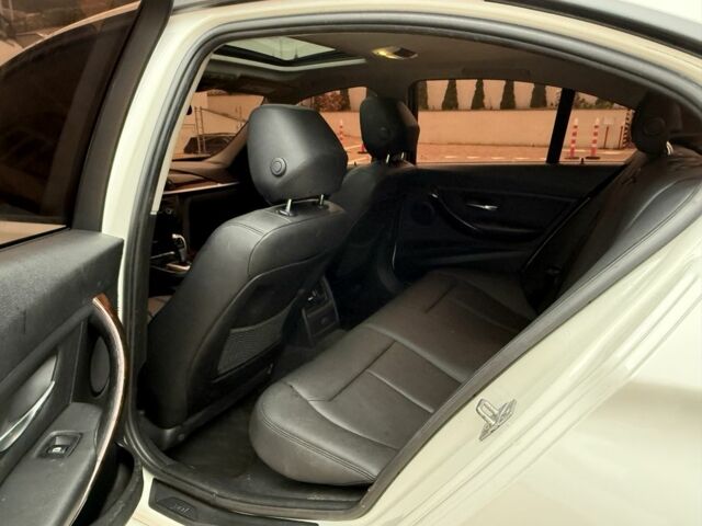 БМВ 3 Серія 2013 у Києві на Automoto.ua Білий БМВ 3 Серія, об'ємом двигуна 2 л та пробігом 200 тис. км за 9900 $, фото 17 на Automoto.ua