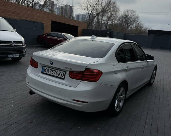 Білий БМВ 3 Серія, об'ємом двигуна 2 л та пробігом 110 тис. км за 11999 $, фото 9 на Automoto.ua