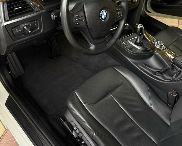 Белый БМВ 3 Серия, объемом двигателя 3 л и пробегом 184 тыс. км за 17000 $, фото 25 на Automoto.ua