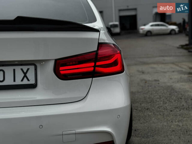 Білий БМВ 3 Серія, об'ємом двигуна 3 л та пробігом 186 тис. км за 18500 $, фото 11 на Automoto.ua