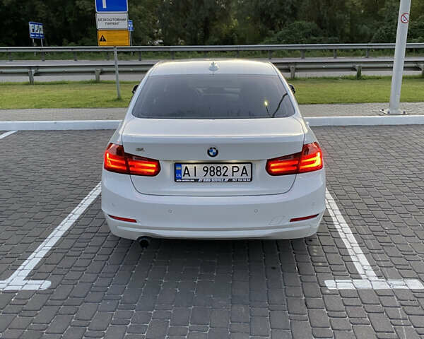 Білий БМВ 3 Серія, об'ємом двигуна 2 л та пробігом 200 тис. км за 11000 $, фото 1 на Automoto.ua