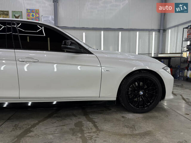 Белый БМВ 3 Серия, объемом двигателя 2 л и пробегом 209 тыс. км за 13999 $, фото 24 на Automoto.ua