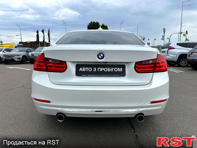 Белый БМВ 3 Серия, объемом двигателя 3 л и пробегом 217 тыс. км за 13800 $, фото 5 на Automoto.ua