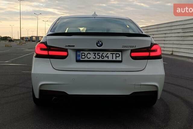 Білий БМВ 3 Серія, об'ємом двигуна 2 л та пробігом 189 тис. км за 15500 $, фото 12 на Automoto.ua