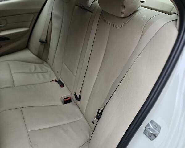 Белый БМВ 3 Серия, объемом двигателя 2 л и пробегом 97 тыс. км за 17300 $, фото 42 на Automoto.ua