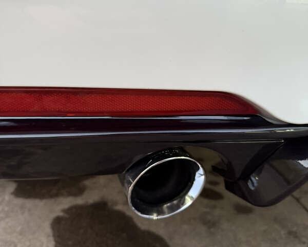 Белый БМВ 3 Серия, объемом двигателя 3 л и пробегом 184 тыс. км за 17000 $, фото 16 на Automoto.ua