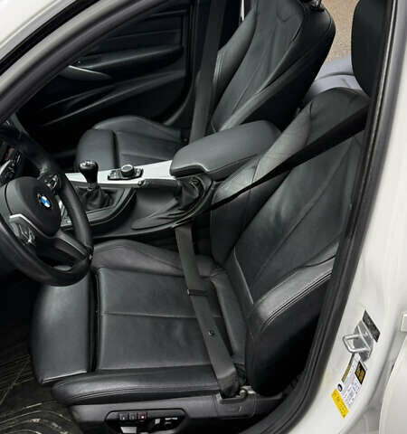 Білий БМВ 3 Серія, об'ємом двигуна 2 л та пробігом 198 тис. км за 12499 $, фото 9 на Automoto.ua