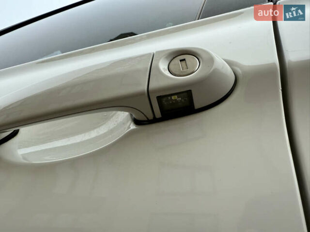 Белый БМВ 3 Серия, объемом двигателя 2 л и пробегом 175 тыс. км за 13999 $, фото 38 на Automoto.ua