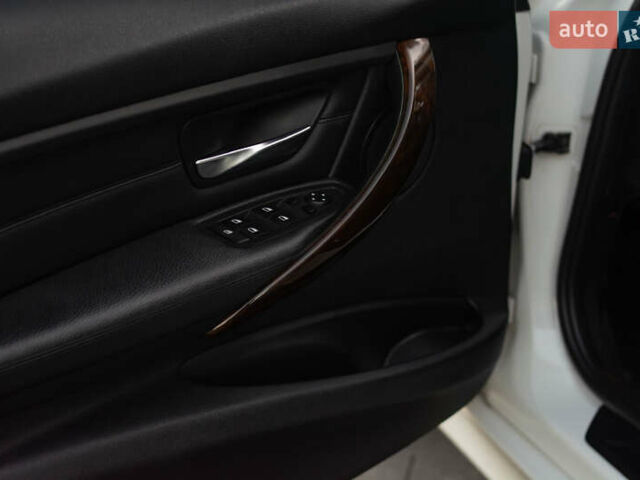 Белый БМВ 3 Серия, объемом двигателя 2 л и пробегом 140 тыс. км за 12500 $, фото 12 на Automoto.ua