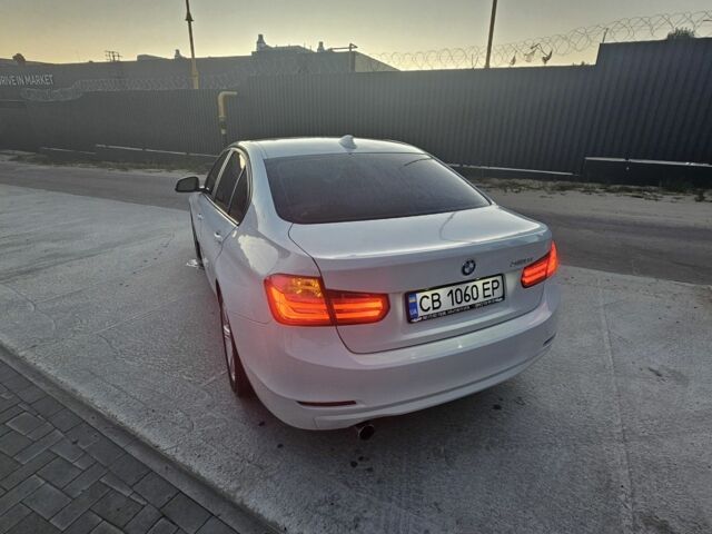 Белый БМВ 3 Серия, объемом двигателя 2 л и пробегом 216 тыс. км за 13000 $, фото 3 на Automoto.ua