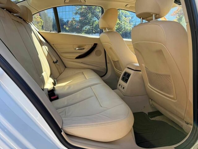 Белый БМВ 3 Серия, объемом двигателя 2 л и пробегом 90 тыс. км за 10100 $, фото 10 на Automoto.ua