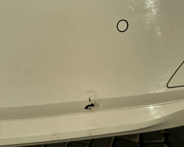 Білий БМВ 3 Серія, об'ємом двигуна 2 л та пробігом 194 тис. км за 10450 $, фото 6 на Automoto.ua