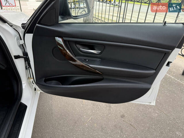 БМВ 3 Серия 2013 в Одессе на Automoto.ua Белый БМВ 3 Серия, объемом двигателя 2 л и пробегом 138 тыс. км за 10900 $, фото 18 на Automoto.ua