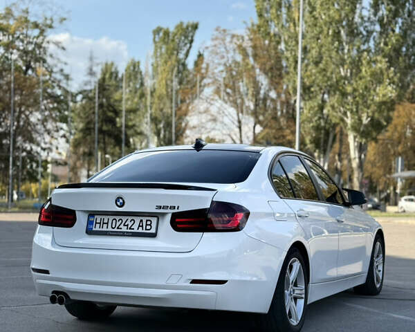 Білий БМВ 3 Серія, об'ємом двигуна 2 л та пробігом 220 тис. км за 14800 $, фото 4 на Automoto.ua