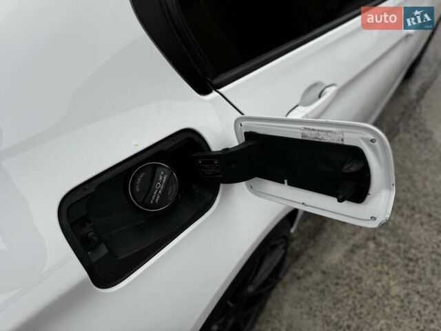 Білий БМВ 3 Серія, об'ємом двигуна 3 л та пробігом 186 тис. км за 18500 $, фото 60 на Automoto.ua