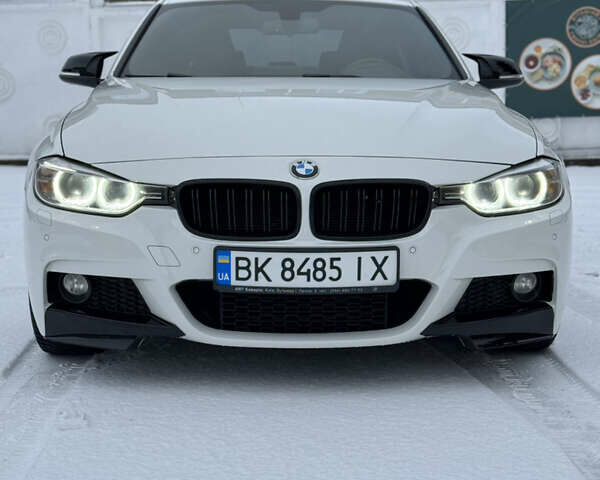 Білий БМВ 3 Серія, об'ємом двигуна 2 л та пробігом 243 тис. км за 16400 $, фото 1 на Automoto.ua