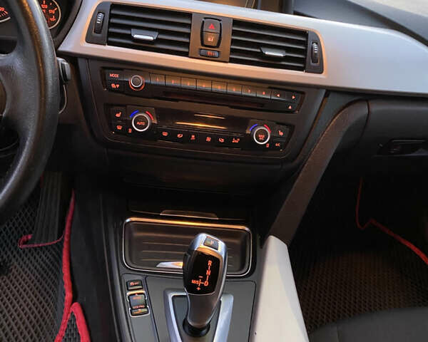 Білий БМВ 3 Серія, об'ємом двигуна 2 л та пробігом 200 тис. км за 11000 $, фото 9 на Automoto.ua