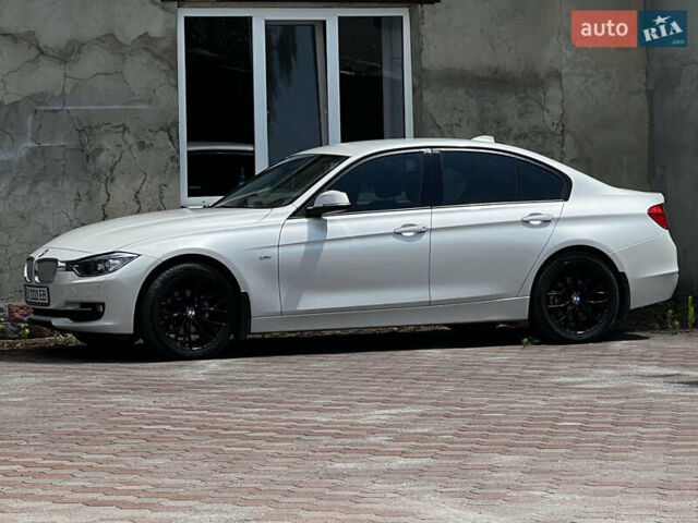 БМВ 3 Серия 2013 в Полонном на Automoto.ua Белый БМВ 3 Серия, объемом двигателя 2 л и пробегом 161 тыс. км за 14800 $, фото 6 на Automoto.ua