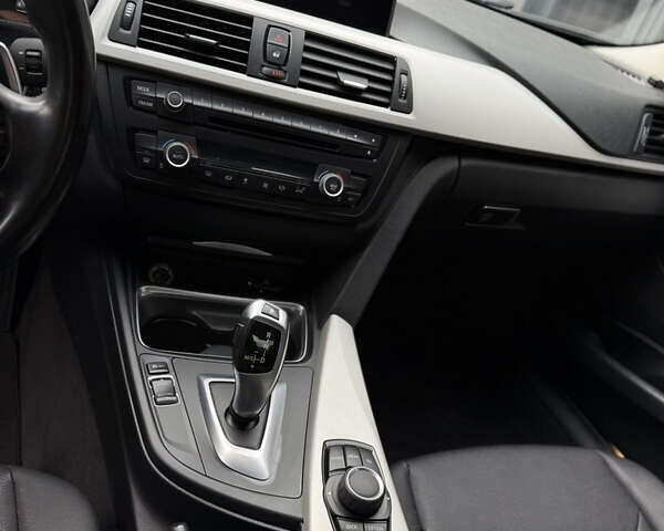 Білий БМВ 3 Серія, об'ємом двигуна 2 л та пробігом 110 тис. км за 11999 $, фото 11 на Automoto.ua