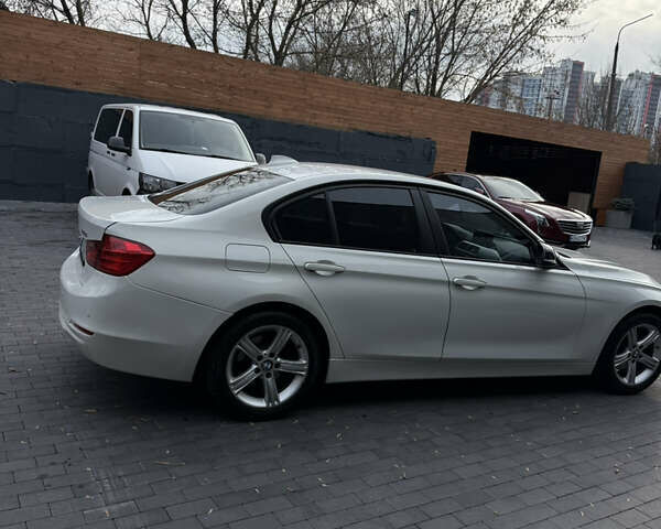 Білий БМВ 3 Серія, об'ємом двигуна 2 л та пробігом 110 тис. км за 11999 $, фото 8 на Automoto.ua