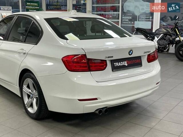 Белый БМВ 3 Серия, объемом двигателя 2 л и пробегом 158 тыс. км за 12790 $, фото 9 на Automoto.ua