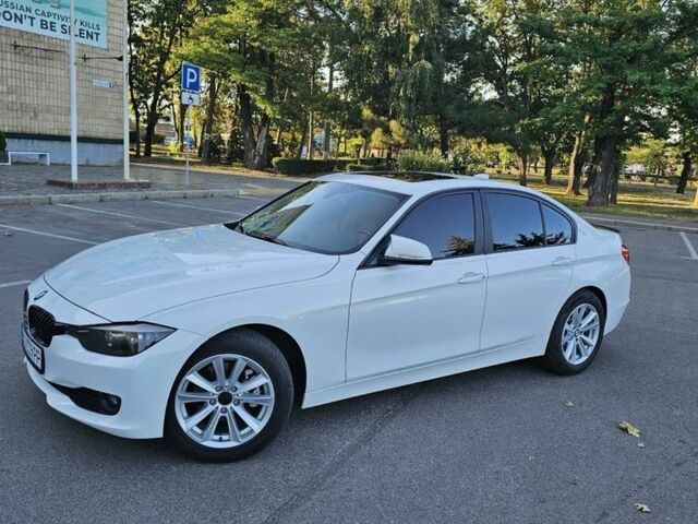 Белый БМВ 3 Серия, объемом двигателя 2 л и пробегом 207 тыс. км за 10796 $, фото 1 на Automoto.ua
