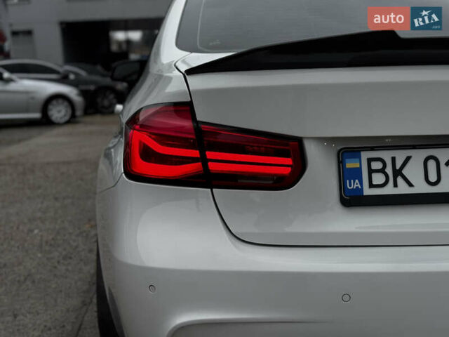 Білий БМВ 3 Серія, об'ємом двигуна 3 л та пробігом 186 тис. км за 18500 $, фото 10 на Automoto.ua