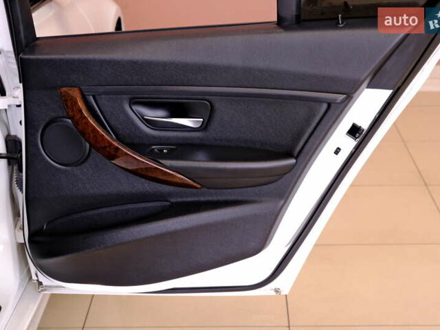 Белый БМВ 3 Серия, объемом двигателя 2 л и пробегом 245 тыс. км за 14500 $, фото 37 на Automoto.ua