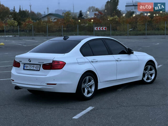 БМВ 3 Серия 2013 в Киеве на Automoto.ua Белый БМВ 3 Серия, объемом двигателя 2 л и пробегом 129 тыс. км за 11700 $, фото 8 на Automoto.ua